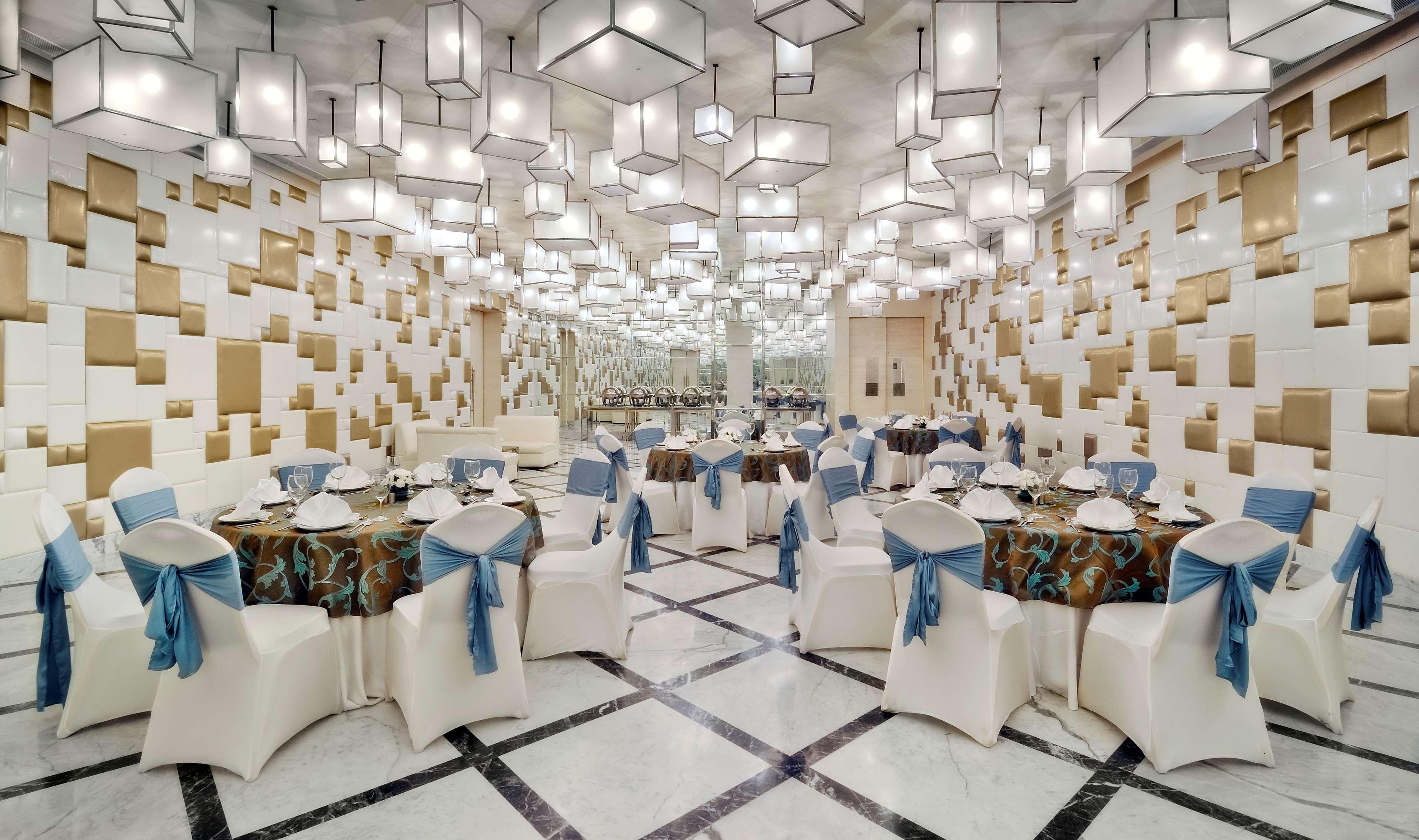 Radisson Blu New Paschim Vihar 5*