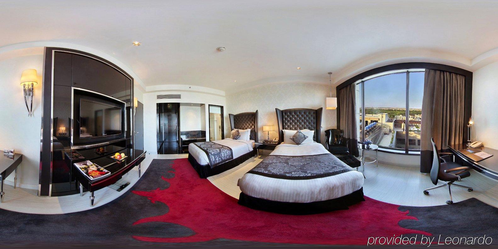 Radisson Blu New Paschim Vihar 5*