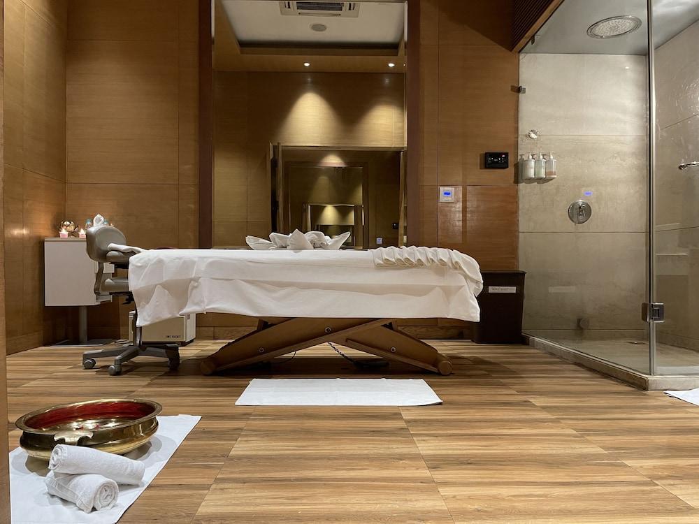 Radisson Blu New Paschim Vihar 5* Delhi (National Capital Territory of India)